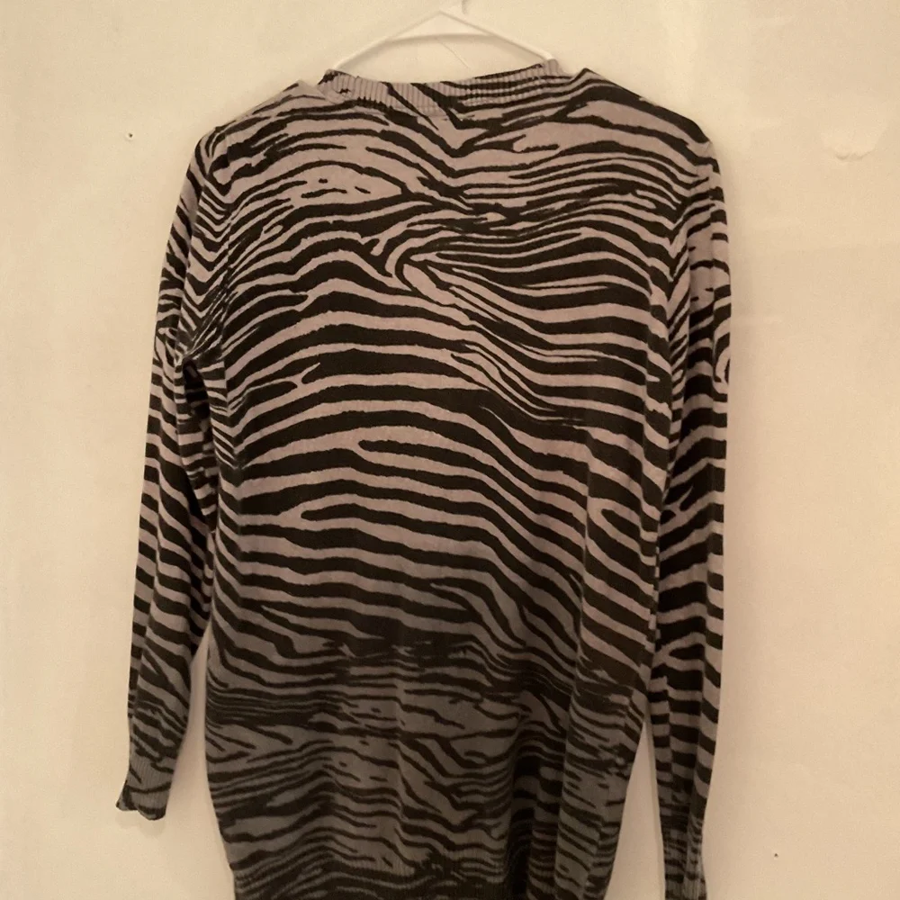 CLOTHING $5 - Picture 4 of 6